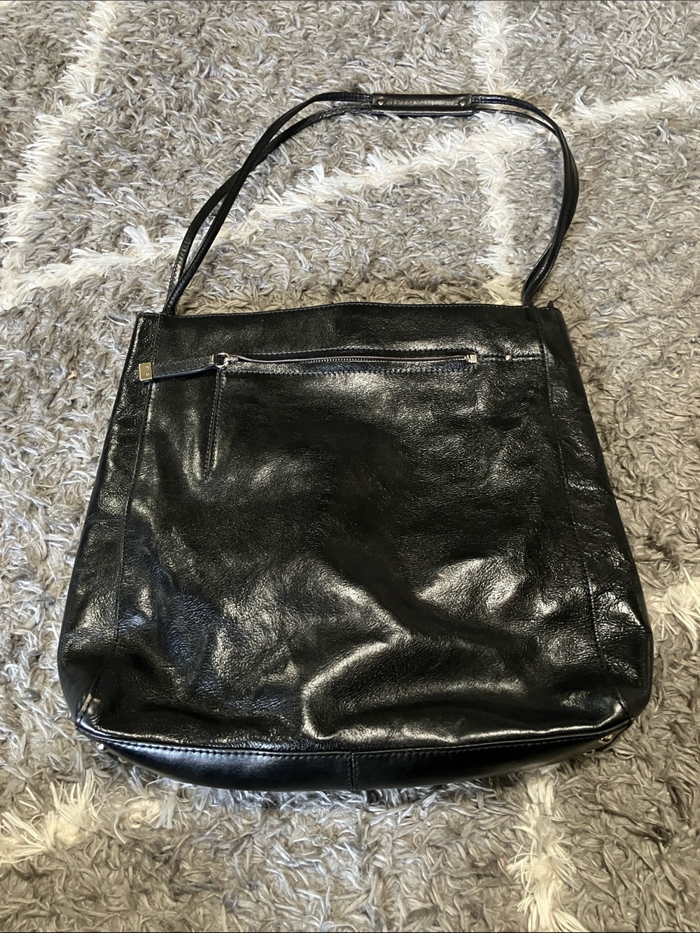 Classic Black Leather Shoulder Bag - Sleek Everyday Tote